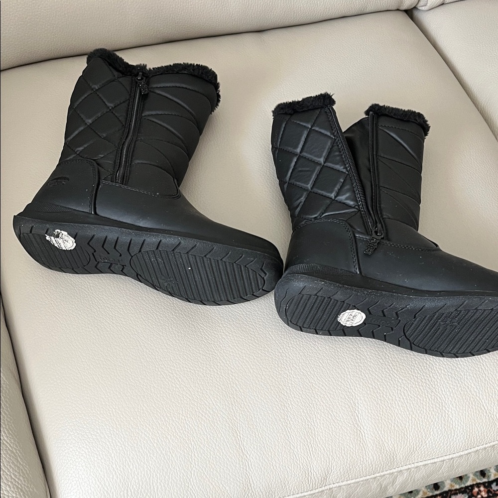 totes Black Quilted Winter Boots